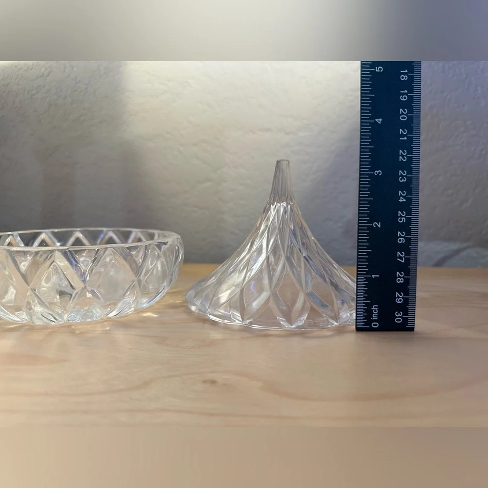 🍫 Shannon Crystal Hershey Shaped Candy Dish - Picture 7 of 8